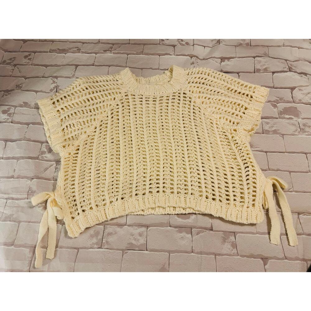 Women's Large Cream Chunky Open
Knit Tie Side Sweater